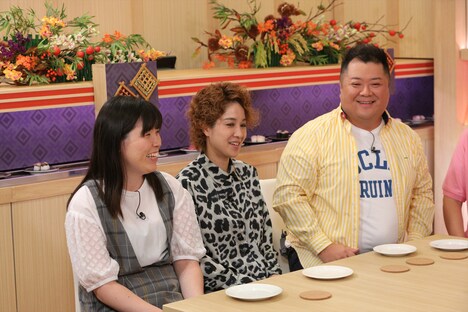 (左から)尼神インター、ブラックマヨネーズ小杉。(c)テレビ朝日
