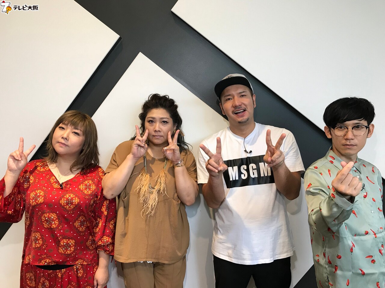 左から海原やすよ ともこ、span!。