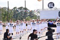 準備体操に臨む松本組。