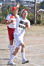 「イス取り合戦」に参加する、ハナコ菊田。