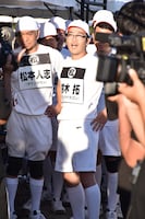 浜田組へ威勢よく乗り込むドランクドラゴン鈴木。