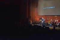 「はなわワンマンライブ『カラアゲ』」の様子。