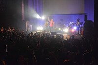 「はなわワンマンライブ『カラアゲ』」の様子。