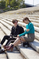 「大人っぽ計画」でモデルを務めているまかろにステーション・ギャビン（左）。（写真提供：NET ViVi）