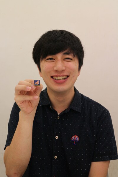 ベルマーク大使に就任したランパンプス寺内。（写真提供：ベルマーク教育助成財団）