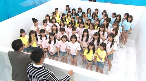 「アイドル生簀 パン食い対決」のワンシーン。(c)テレビ朝日
