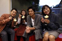 （左から）和牛・水田、ゆにばーす・はら、速水もこみち、南海キャンディーズしずちゃん。(c)関西テレビ