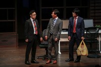 「第20回東京03単独公演『不自然体』」のワンシーン。