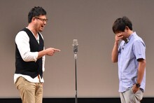 アルコ＆ピース平子（左）がネタ中、本来のセリフにはないという「てやんでえ」という言葉を発した直後のワンシーン。