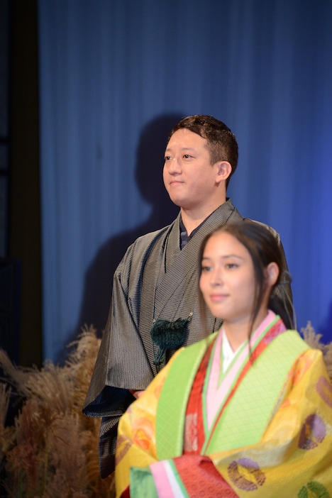 サバンナ高橋（奥）