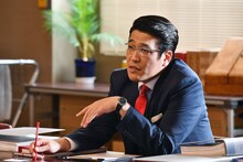 ドラマ「日曜劇場『下町ロケット』」に出演する古坂大魔王。(c)TBS