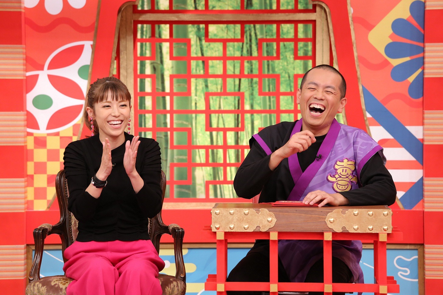（左から）若槻千夏、タカアンドトシ・トシ。(c)中京テレビ