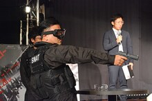 的を狙うとろサーモン久保田。