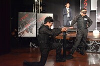 的を狙うとろサーモン村田。