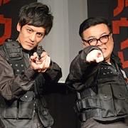 “お笑い界のアウトロー”とろサーモンが射撃対決、村田の発砲に久保田怯える