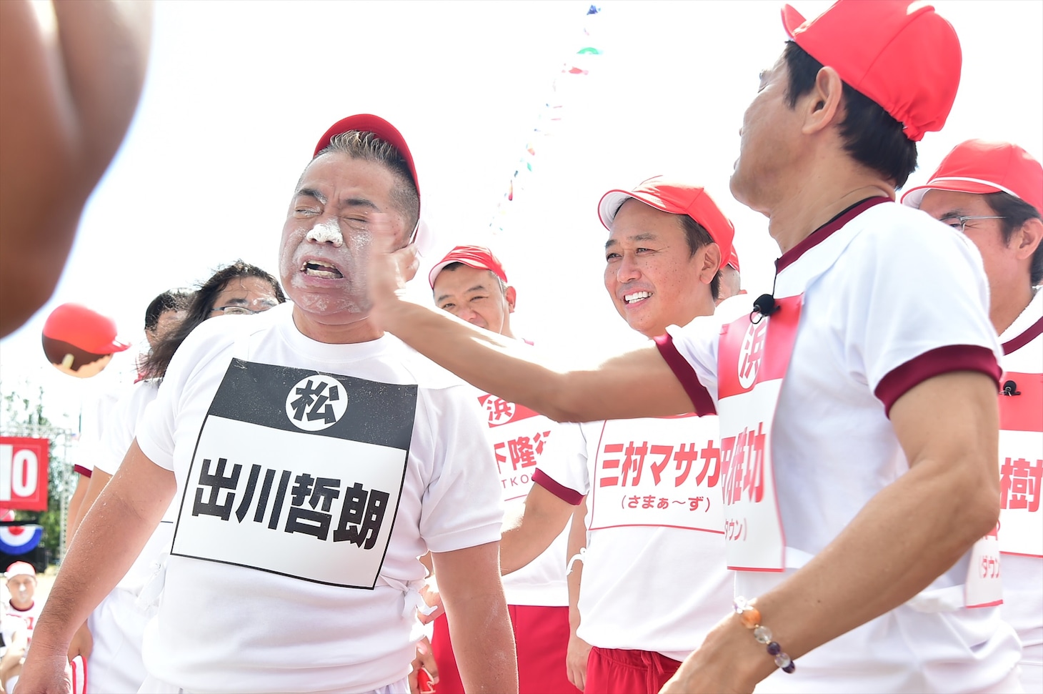 「リンカーン芸人大運動会2018」で、出川哲朗がダウンタウン浜田に顔を張られる瞬間。(c)TBS
