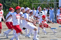 「イス取り合戦」(c)TBS