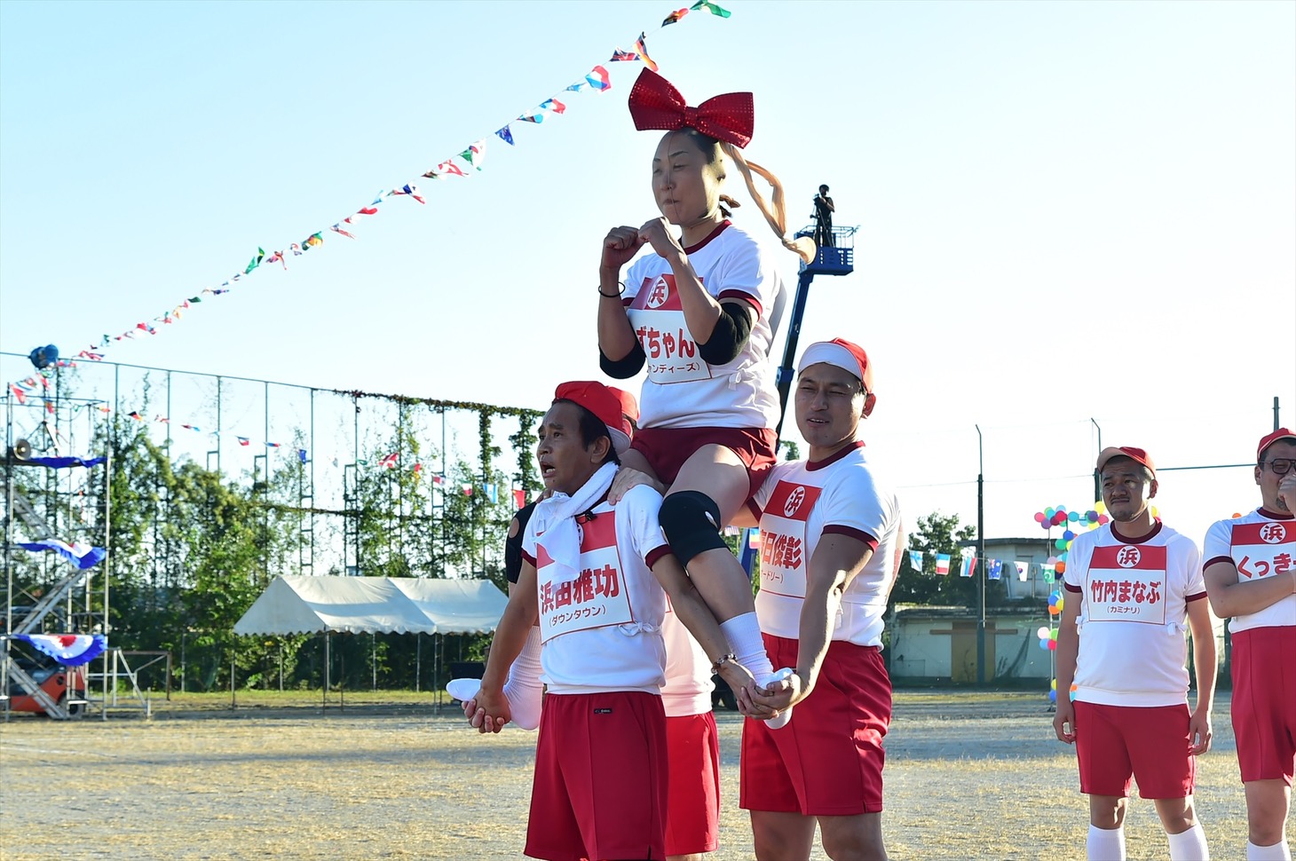「パンスト脱がし騎馬戦」の浜田組。(c)TBS