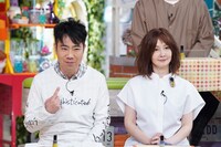 左から藤井隆、YOU。(c)読売テレビ