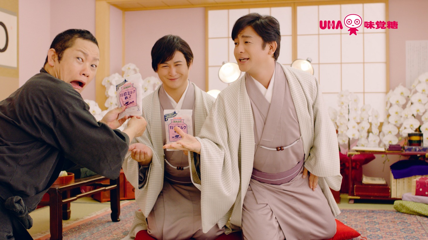 「特濃ミルク8.2」新CMのワンシーン。