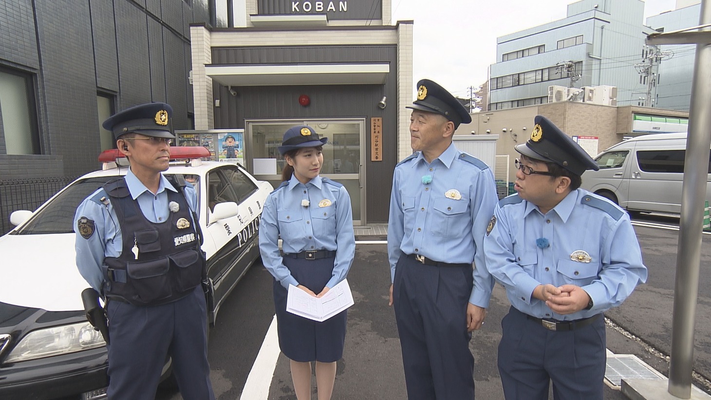 「あいち県警 特命笑活係 キャイ～ンのキケン察知ツアー！」に出演する、キャイ～ン（右）。(c)メ～テレ