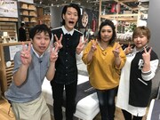 左から霜降り明星、海原やすよ ともこ。(c)テレビ大阪