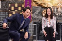 左から有吉弘行、鈴木ゆき。(c)日本テレビ