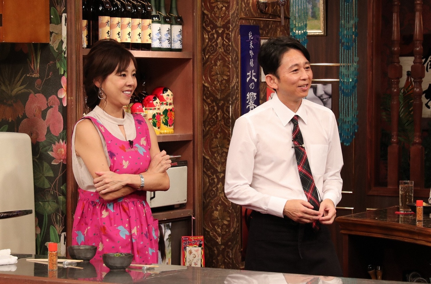 （左から）高橋真麻、有吉弘行。