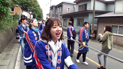 ロケに臨む和田まあや。(c)テレビ東京