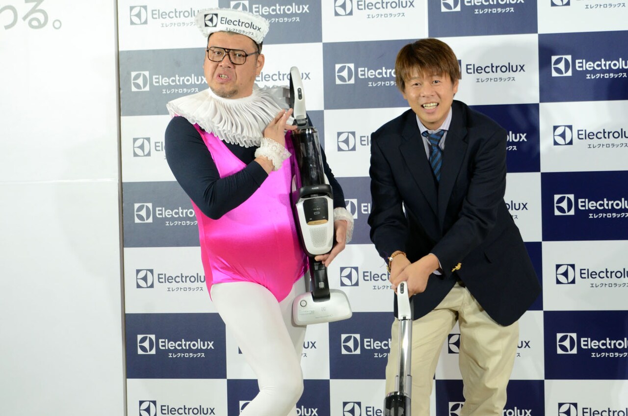 「Pure F9」新製品発表会に登場した野性爆弾。