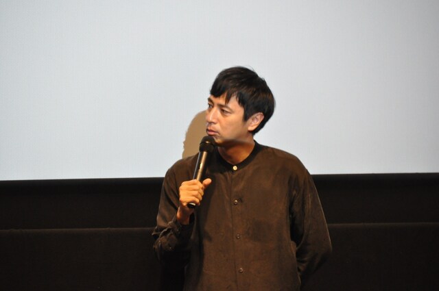 「エディオン presents『鯉のはなシアター』特別上映会」に登壇したチュートリアル徳井。