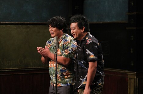 スタジオで漫才を披露する大自然。(c)関西テレビ