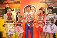 ひょっこりはんとはっぴっぴ。