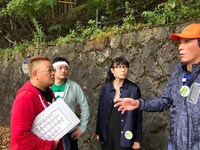 「秘境路線バスに乗って飲食店を見つける旅」のワンシーン。(c)テレビ朝日