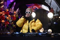 オープニングアクトを務めるVERBAL（m-flo）。(c)日本テレビ