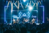 ゲスの極み乙女。の全国ツアー最終公演「ゲスなのか、タコなのか」の様子。（撮影：石ヶ森三英）