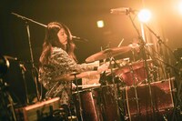 ゲスの極み乙女。の全国ツアー最終公演「ゲスなのか、タコなのか」の様子。（撮影：石ヶ森三英）