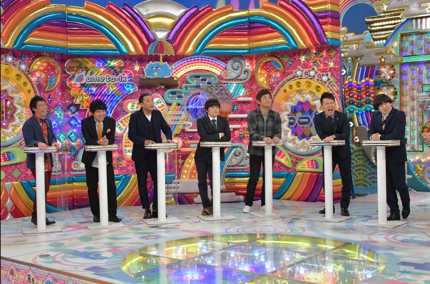 「立ちトーーク」の出演者たち。(c)テレビ朝日