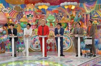 「アメトーーク！」で展開される「立ちトーーク」の出演者たち。(c)テレビ朝日