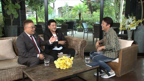 （左から）サンドウィッチマン、坂上忍。(c)フジテレビ