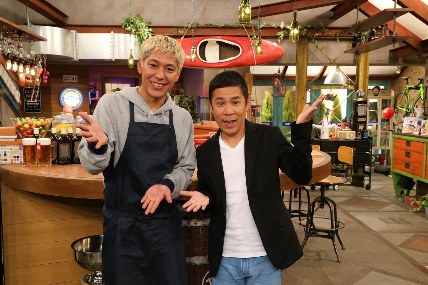 「おかべろ」に出演する（左から）ロンドンブーツ1号2号・田村亮、ナインティナイン岡村。(c)関西テレビ