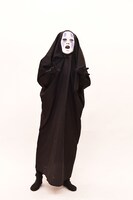 「千と千尋の神隠し」のカオナシに扮するアインシュタイン稲田。