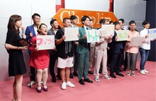 ネタバトルに参加するフォーリンラブ、チョコレートプラネット、トットら。