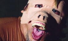 野性爆弾くっきー扮するサラブレッド・クッキークラウン。