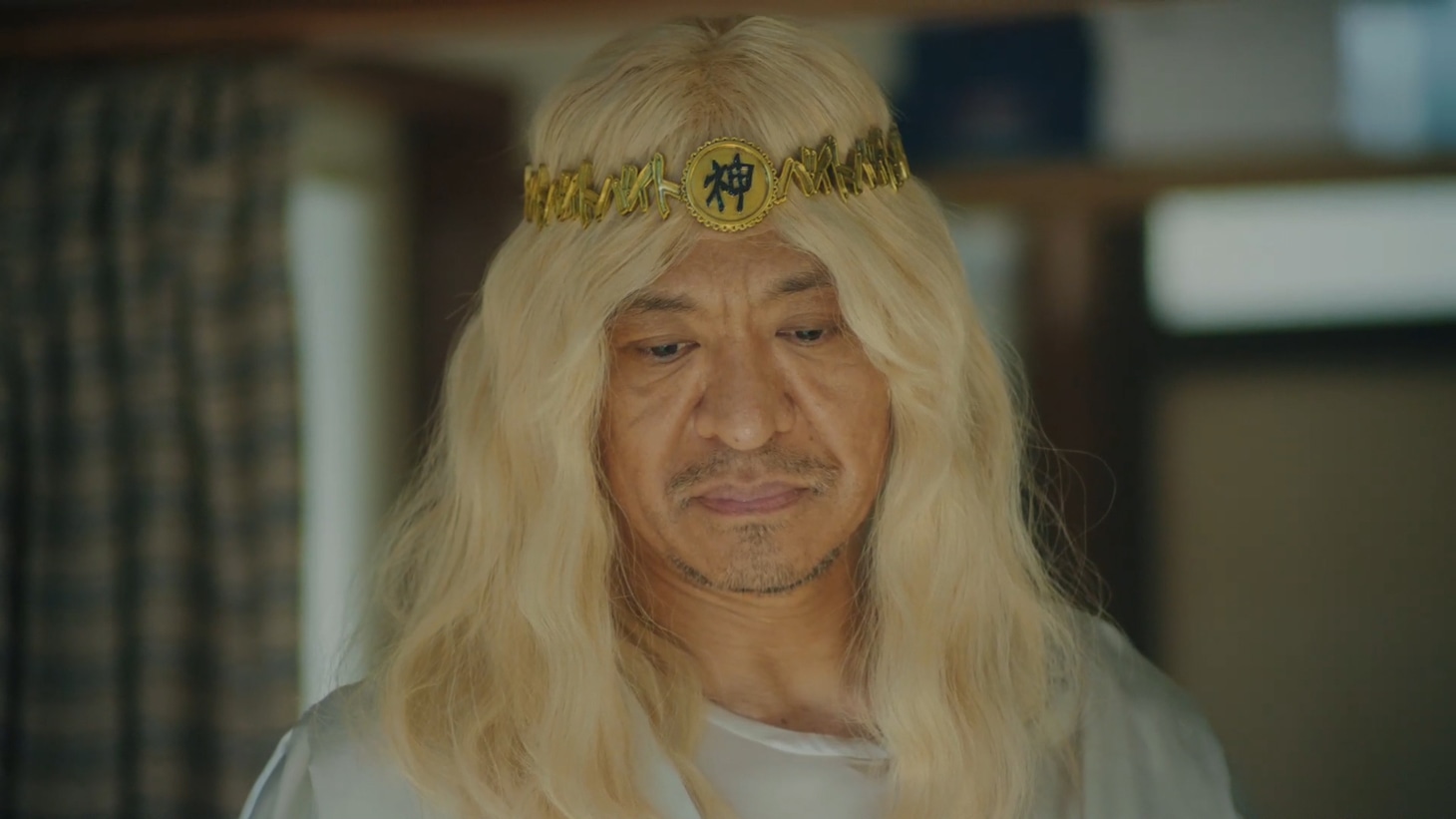 爆笑されて無表情になるバイトの神様。
