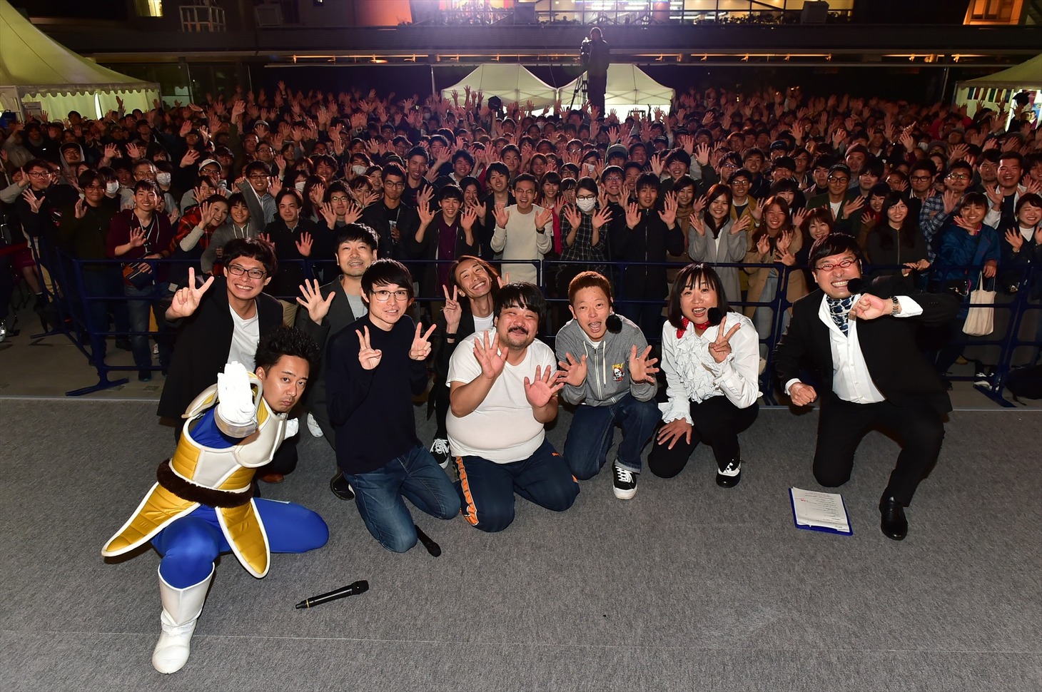 「不毛な議論ネタフェス」出演者とリスナーたち。(c)TBSラジオ