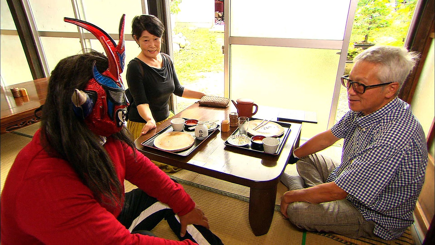 獣神サンダー・ライガーによる相席旅のワンシーン。(c)ABC