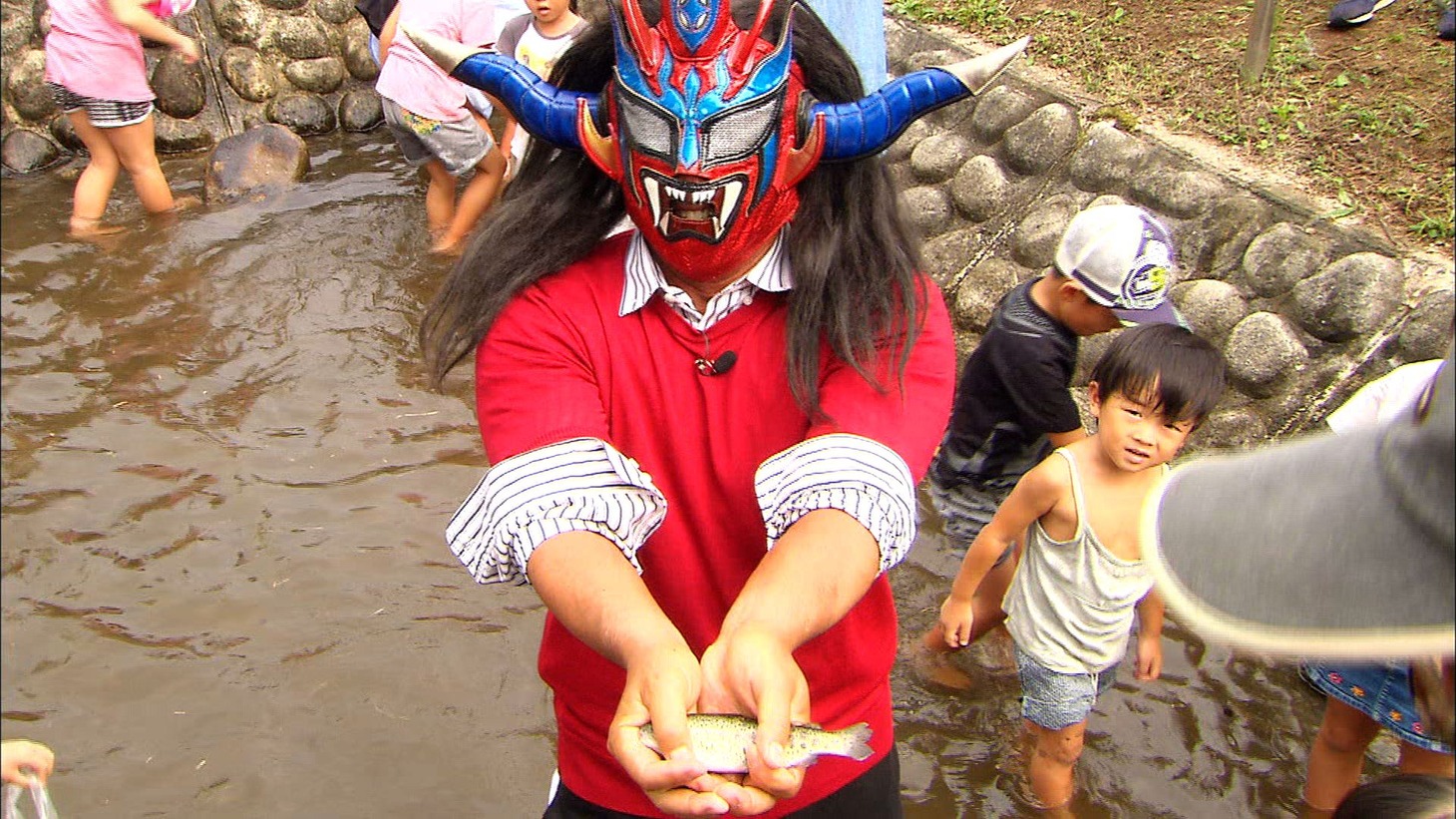 獣神サンダー・ライガーによる相席旅のワンシーン。(c)ABC