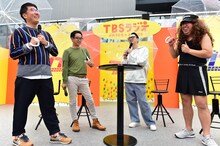 左からおぎやはぎ、バナナマン。