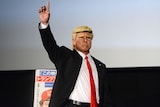 トランプ大統領に扮した松下アキラ。